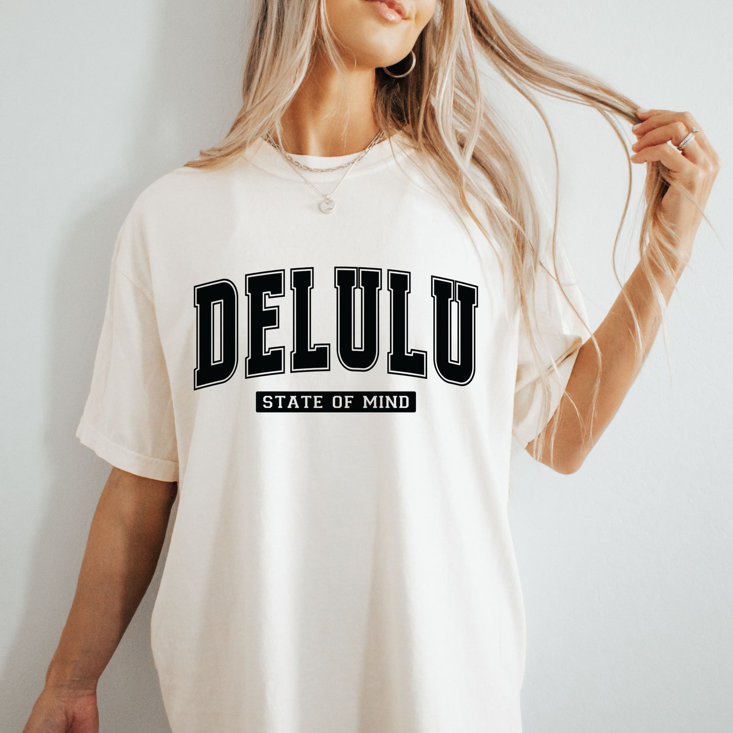 DELULU Tee